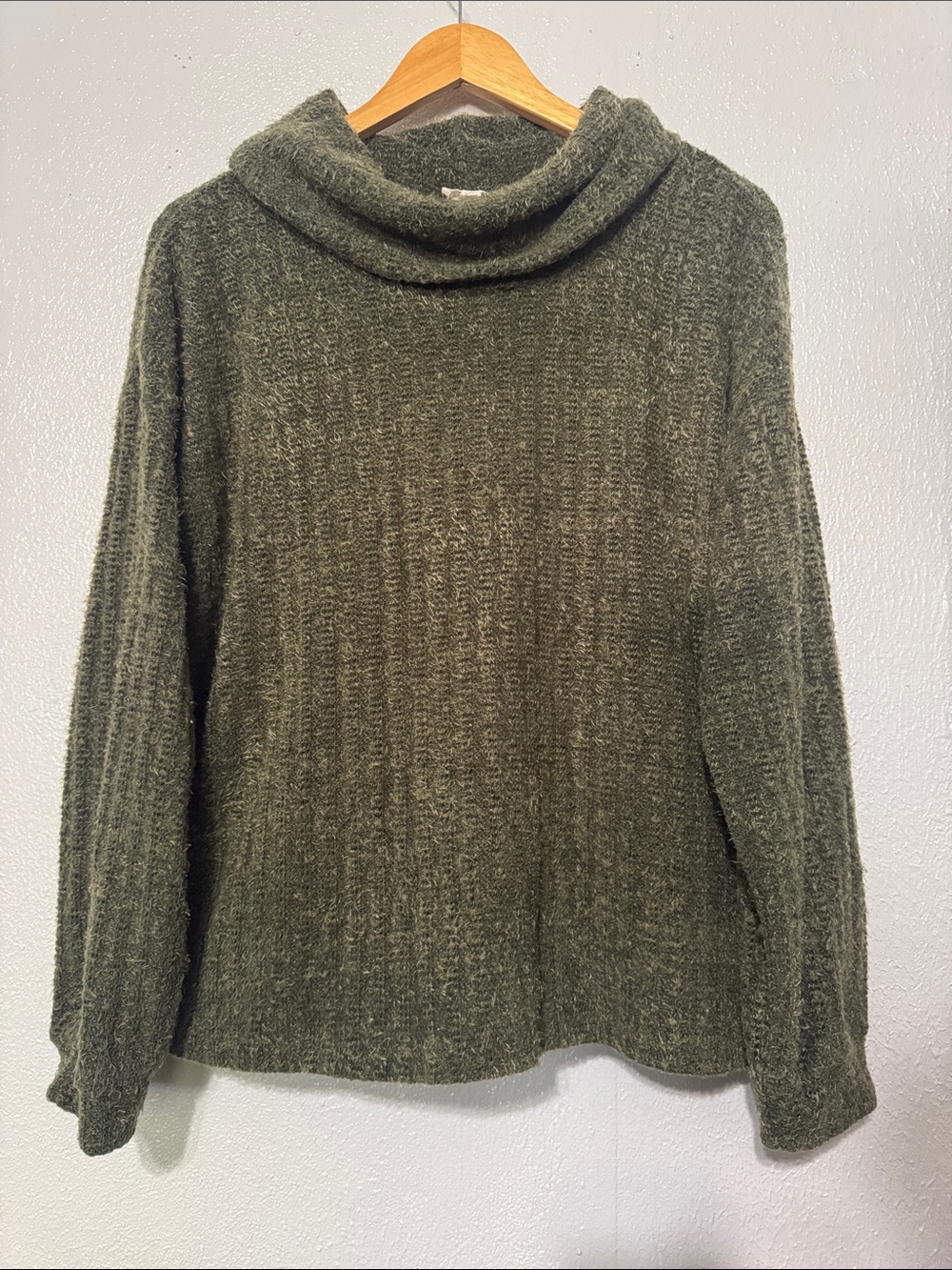Como Blu Olive Green Eyelash Knit Cowl Neck Fuzzy Sweater Large